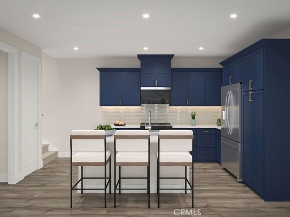 689 S Lyon Street, Santa Ana CA 92705
