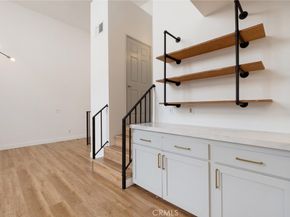 869 S Wooster 303, Los Angeles CA 90035
