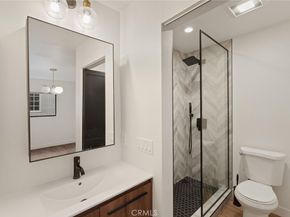 869 S Wooster 303, Los Angeles CA 90035