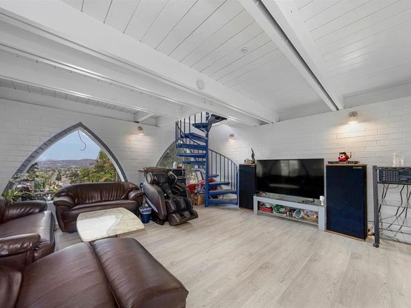 1135 Old Chase Avenue, El Cajon CA 92020