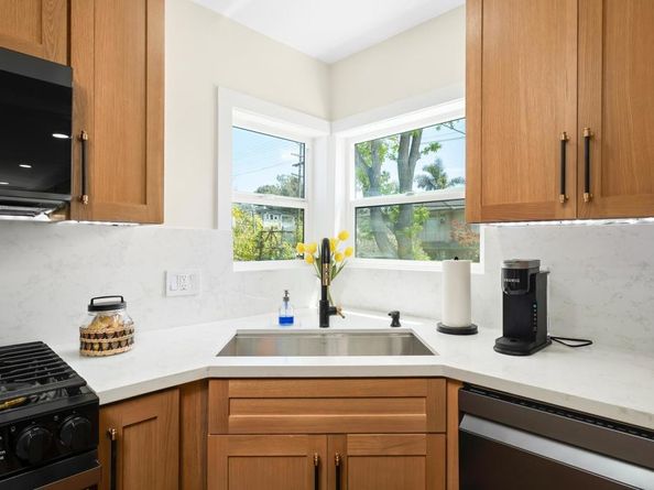 608 Forward Street, La Jolla CA 92037