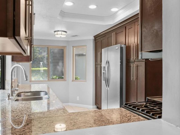 5667 Adobe Falls Rd C, San Diego CA 92120