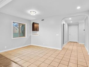 5667 Adobe Falls Rd C, San Diego CA 92120