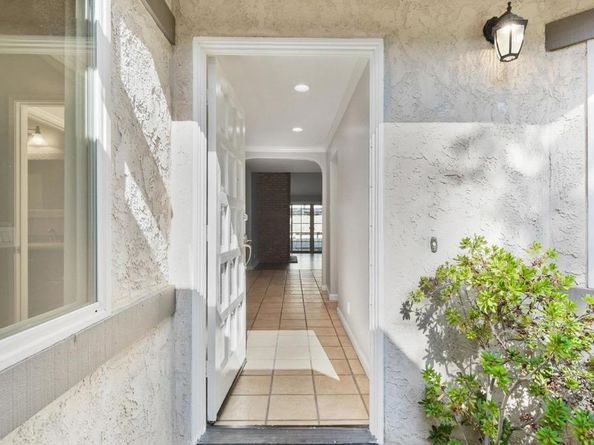 5667 Adobe Falls Rd C, San Diego CA 92120