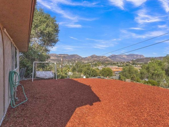 9518 Cypress St, Lakeside CA 92040