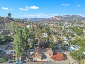 9518 Cypress St, Lakeside CA 92040