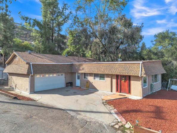 9518 Cypress St, Lakeside CA 92040