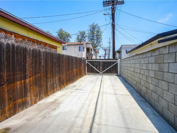 240 E Gage Avenue, Los Angeles CA 90003