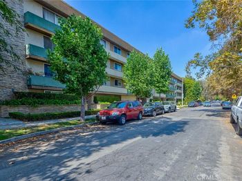 525 N Sycamore Avenue