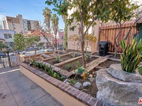 826 S Park View Street, Los Angeles CA 90057