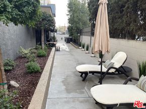 5325 Denny Avenue, North Hollywood CA 91601