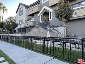 5325 Denny Avenue, North Hollywood CA 91601
