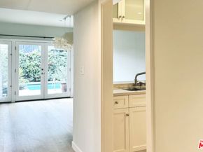 1021 Westmount Drive 102, West Hollywood CA 90069