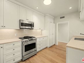 1021 Westmount Drive 102, West Hollywood CA 90069