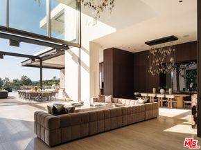 1305 Collingwood Place, Los Angeles CA 90069