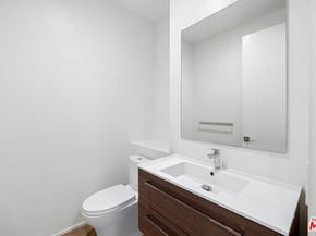 2215 5th Street B, Santa Monica CA 90405