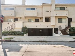 10700 Bloomfield Street 3, North Hollywood CA 91602