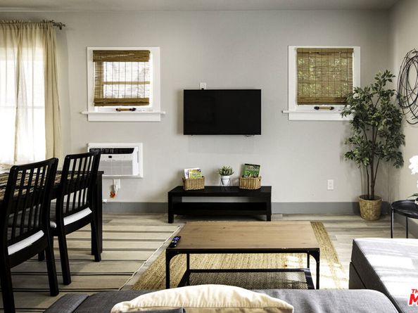 1561 1/2 S Harvard Boulevard, Los Angeles CA 90006