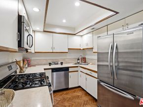 29125 Thousand Oaks Boulevard D, Agoura Hills CA 91301