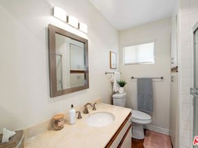 29125 Thousand Oaks Boulevard D, Agoura Hills CA 91301