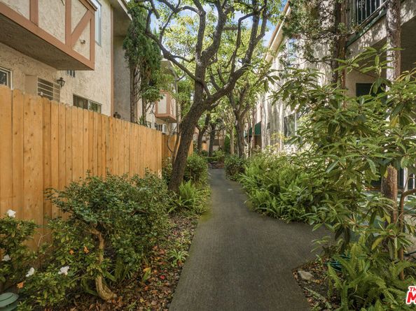 12030 Rochester Avenue 210, Los Angeles CA 90025