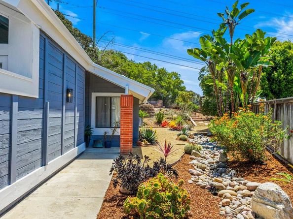 1141 Cerro Largo Dr, Solana Beach CA 92075