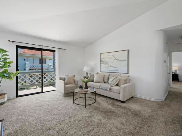 9409 Fairgrove Lane 204, San Diego CA 92129
