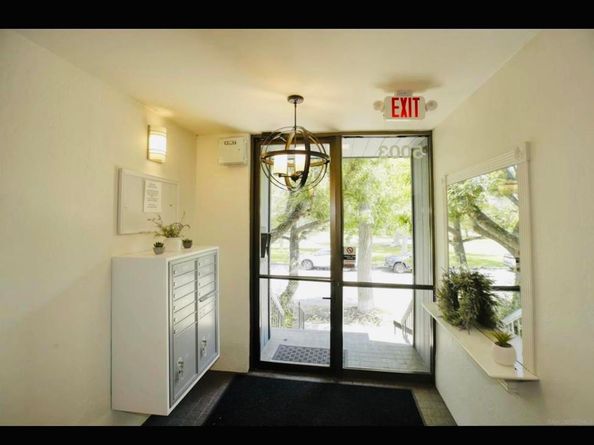 5003 Westpark Dr. 203, Valley Village CA 91601