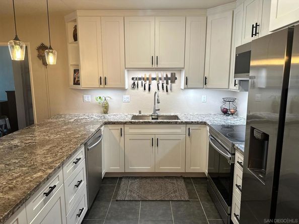 425 Autumn Dr 25, San Marcos CA 92069