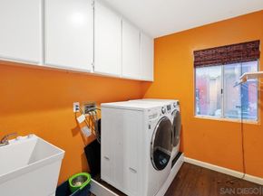 1371 Hinrichs Way, Escondido CA 92027