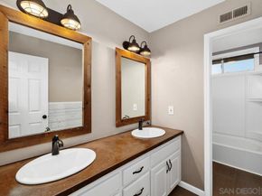 1371 Hinrichs Way, Escondido CA 92027