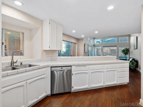 1371 Hinrichs Way, Escondido CA 92027