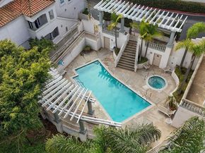 2842 Torrey Pines Rd, La Jolla CA 92037