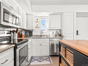 221 Island 503, San Diego CA 92101