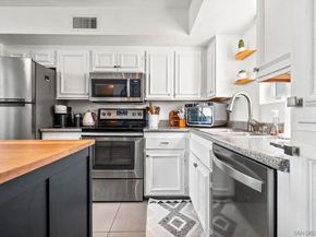 221 Island 503, San Diego CA 92101