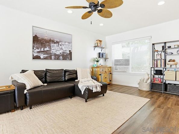 3466 Seabreeze Walk, Oceanside CA 92056