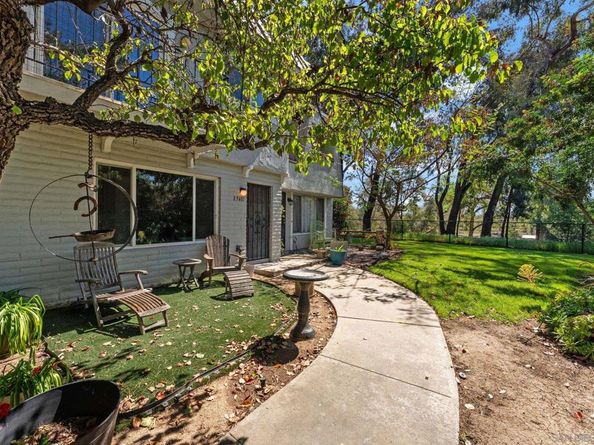 9401 Carlton Oaks Dr E, Santee CA 92071