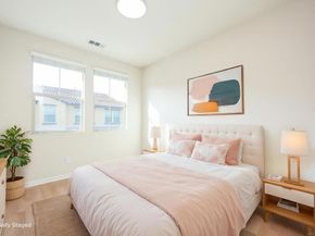 15965 Parkview Loop, San Diego CA 92127