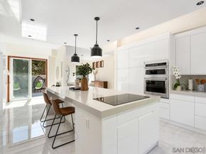 7911 El Paseo Grande, La Jolla CA 92037