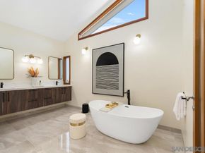 7911 El Paseo Grande, La Jolla CA 92037