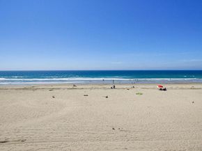 3755 Ocean Front 15, San Diego CA 92109