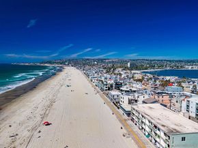 3755 Ocean Front 15, San Diego CA 92109