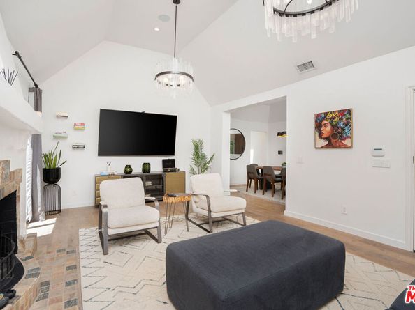 321 N Laurel Avenue, Los Angeles CA 90048
