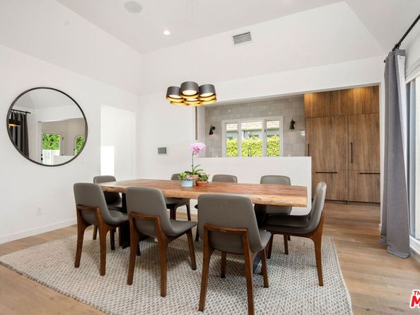 321 N Laurel Avenue, Los Angeles CA 90048