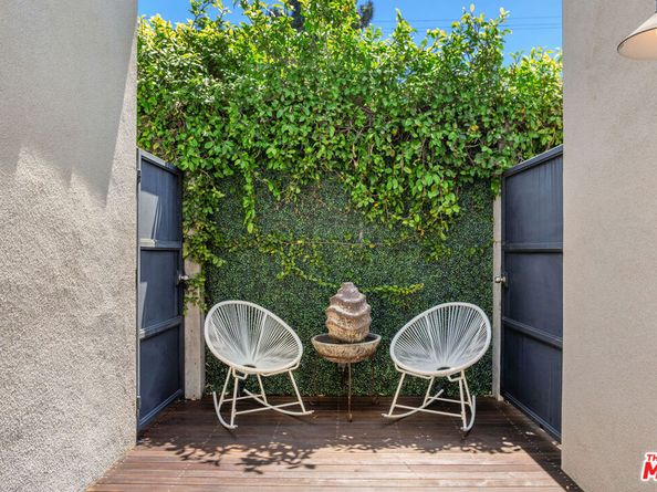321 N Laurel Avenue, Los Angeles CA 90048