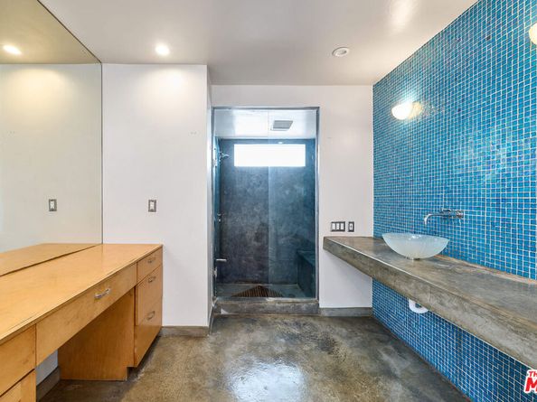 837 Venice Boulevard, Venice CA 90291
