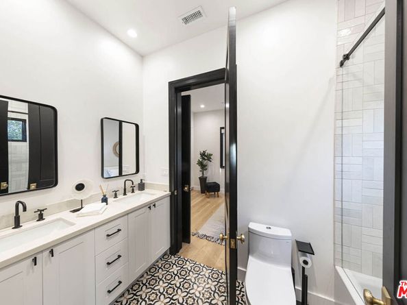 123 S Kilkea Drive, Los Angeles CA 90048