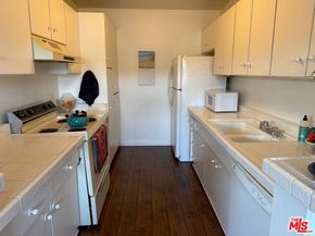 5400 Newcastle Avenue 50, Encino CA 91316