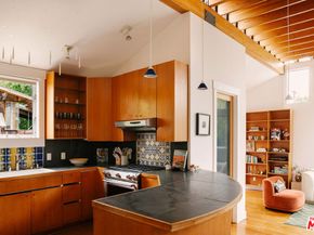 803 Boccaccio, Venice CA 90291