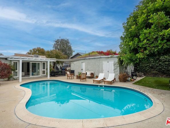 6460 W 84th Street, Los Angeles CA 90045